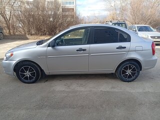 2006 Hyundai Verna II, серебристый, 405000 рублей, вид 4