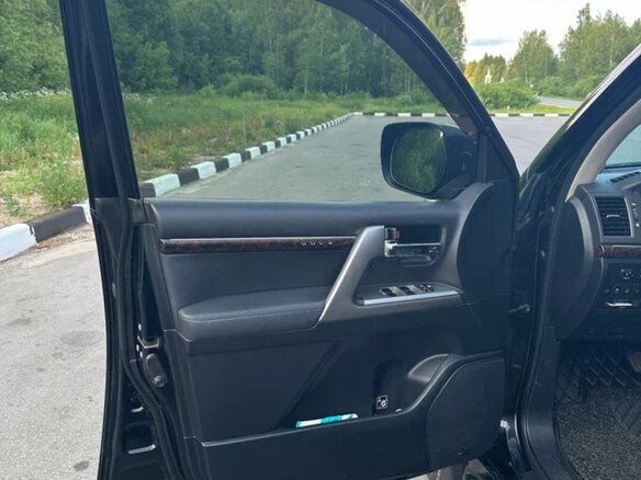 2013 Toyota Land Cruiser 200 Series Рестайлинг 1, чёрный, 4100000 рублей - вид 10