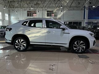 2025 Volkswagen Tayron X I Рестайлинг, белый, 4530000 рублей, вид 3