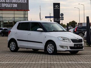 2011 Skoda Fabia II Рестайлинг, белый, 595000 рублей, вид 3