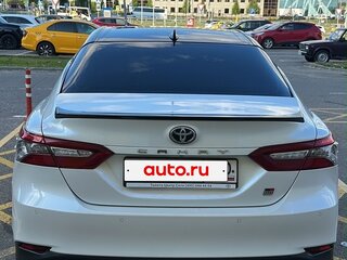 2022 Toyota Camry VIII (XV70) Рестайлинг, белый, 3350000 рублей, вид 2