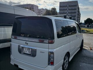 2003 Nissan Elgrand II (E51), белый, 1000000 рублей, вид 3