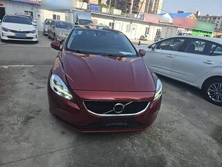 2018 Volvo V40 II Рестайлинг, красный, 1120000 рублей, вид 2