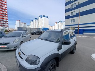 2019 Chevrolet Niva I Рестайлинг, белый, 900000 рублей, вид 3