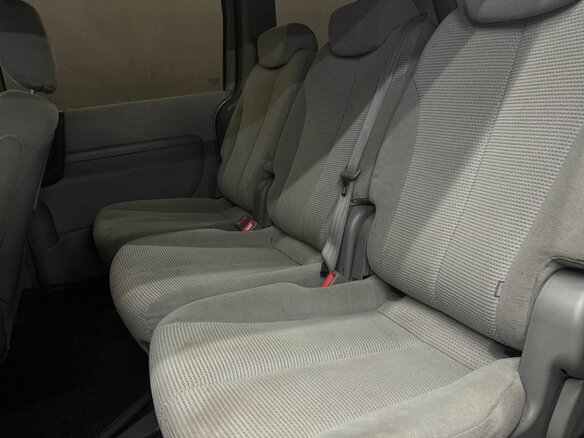 2007 Kia Carnival Grand II, серебристый, 599900 рублей - вид 10