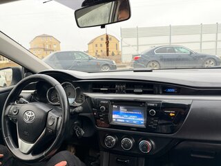 2013 Toyota Corolla XI (E160, E170, E180), белый, 1200000 рублей, вид 2