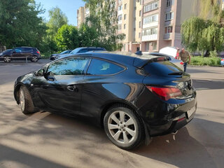 2012 Opel Astra GTC J Рестайлинг, чёрный, 999999 рублей, вид 1