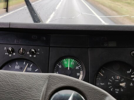 1993 Mercedes-Benz 1820, синий, 800000 рублей, вид 2