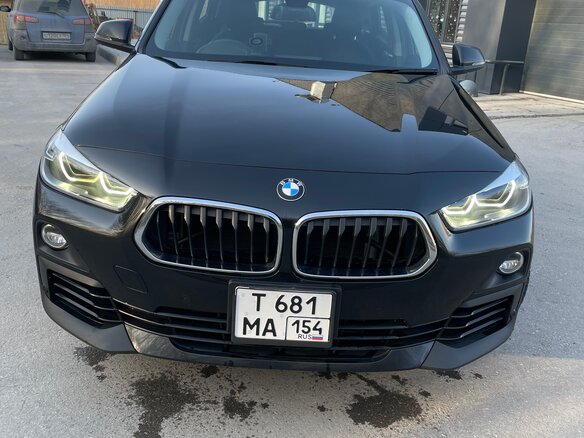 2018 BMW X2 sDrive18i I (F39), чёрный, 1650000 рублей - вид 1