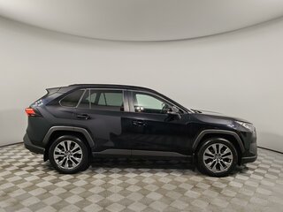 2021 Toyota RAV4 V (XA50), чёрный, 3420000 рублей, вид 4
