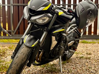 2020 Triumph Street Triple, чёрный, 900000 рублей, вид 1