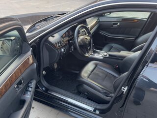 2010 Mercedes-Benz E-Класс 200 5G-Tronic IV (W212, S212, C207), чёрный, 1250000 рублей, вид 3