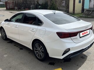 2022 Kia Cerato IV Рестайлинг, белый, 2800000 рублей, вид 5