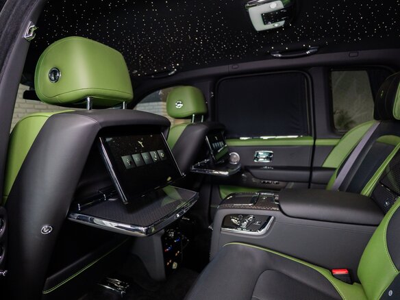 2025 Rolls-Royce Cullinan Black Badge I Рестайлинг (Series II), чёрный, 58000000 рублей - вид 19