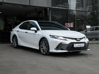 2022 Toyota Camry VIII (XV70) Рестайлинг, белый, 3450000 рублей, вид 3