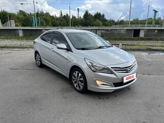2016 Hyundai Solaris I Рестайлинг, серебристый, 1300000 рублей, вид 2