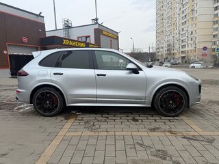2017 Porsche Cayenne GTS II Рестайлинг (958), серебристый, 5500000 рублей, вид 2
