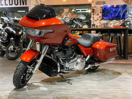 2024 Harley-Davidson Road Glide, красный, 3600000 рублей, вид 4