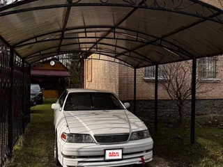 1999 Toyota Mark II VIII (X100), белый, 865000 рублей, вид 1