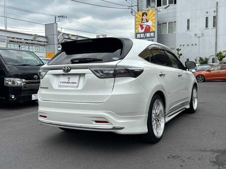 2017 Toyota Harrier III (XU60), белый, 2390000 рублей, вид 4