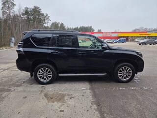 2016 Toyota Land Cruiser Prado 150 Series Рестайлинг 1, чёрный, 2900000 рублей, вид 4
