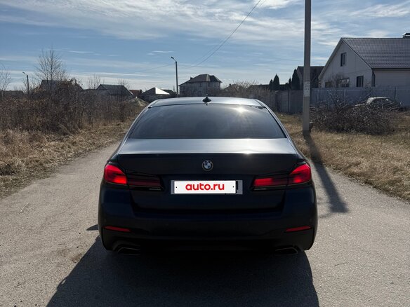 2021 BMW 5 серии 530d xDrive VII (G30/G31/G38) Рестайлинг, чёрный, 7150000 рублей - вид 3