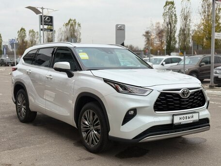 2025 Toyota Highlander IV (XU70), белый, 5550000 рублей, вид 4