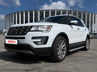 2017 Ford Explorer V Рестайлинг, белый, 2490000 рублей, вид 1