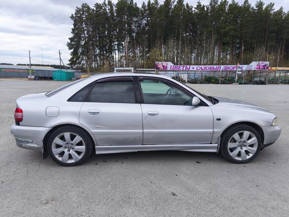 2000 Audi A4 I (B5) Рестайлинг, серый, 370000 рублей - вид 2