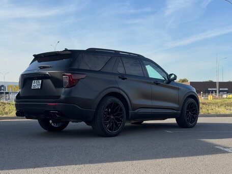 2020 Ford Explorer VI, серебристый, 3750000 рублей, вид 4
