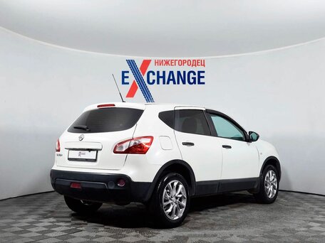 2013 Nissan Qashqai I Рестайлинг, белый, 927000 рублей, вид 5
