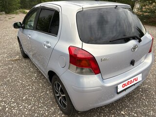 2008 Toyota Vitz II (XP90), серебристый, 680000 рублей, вид 4