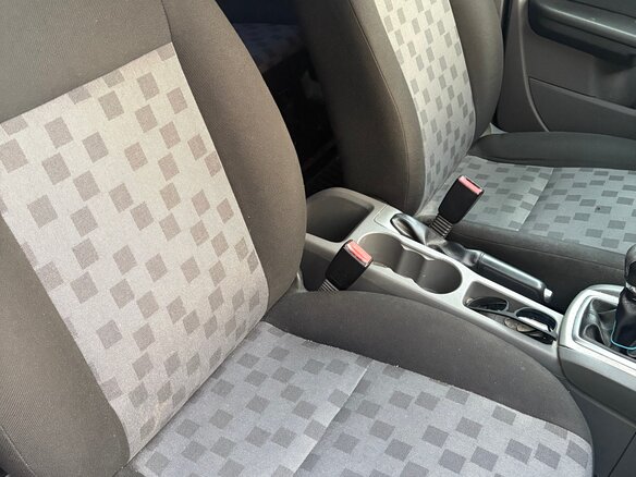2008 Ford Focus II Рестайлинг, серебристый, 350000 рублей - вид 13