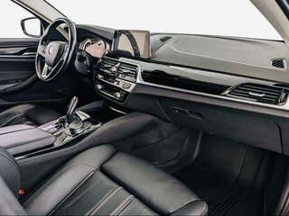 2017 BMW 5 серии 520d xDrive VII (G30/G31/G38), белый, 3000000 рублей, вид 5