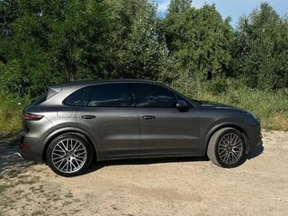 2019 Porsche Cayenne III, серый, 5300000 рублей, вид 2