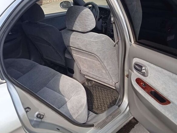 2005 Kia Magentis I Рестайлинг, серебристый, 600000 рублей - вид 13