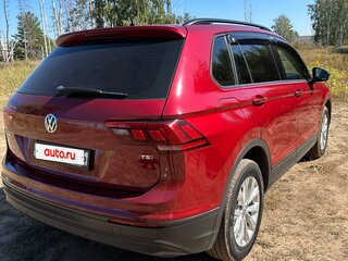 2017 Volkswagen Tiguan II, пурпурный, 1870000 рублей, вид 3