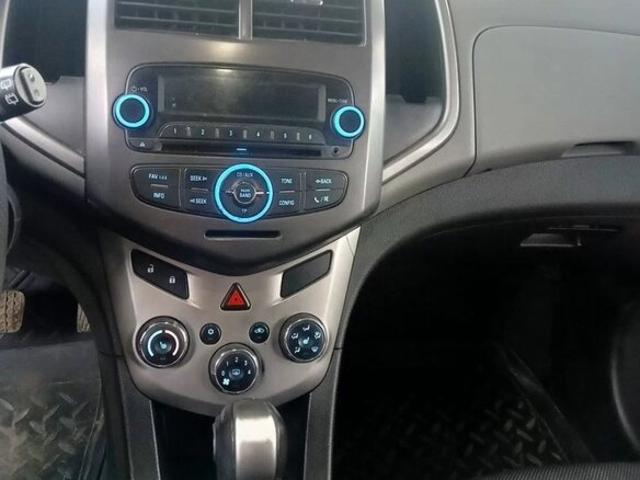 2015 Chevrolet Aveo II, белый, 650000 рублей - вид 6