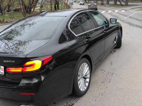 2020 BMW 5 серии 520d xDrive VII (G30/G31/G38) Рестайлинг, чёрный, 4000000 рублей - вид 5