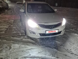 2016 Hyundai Solaris I Рестайлинг, белый, 920000 рублей, вид 2