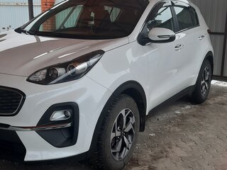 2021 Kia Sportage IV Рестайлинг, белый, 2650000 рублей, вид 2