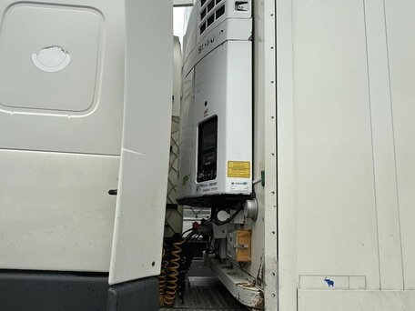 1999 Volvo FH, белый, 5000000 рублей, вид 4