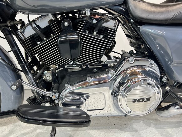 2012 Harley-Davidson Road Glide, серебристый, 760000 рублей - вид 27