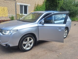 2012 Mitsubishi Outlander III, серебристый, 1050000 рублей, вид 4