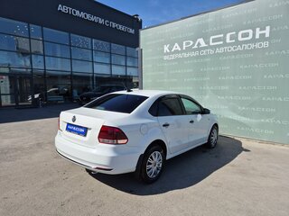 2018 Volkswagen Polo V Рестайлинг, белый, 560000 рублей, вид 2