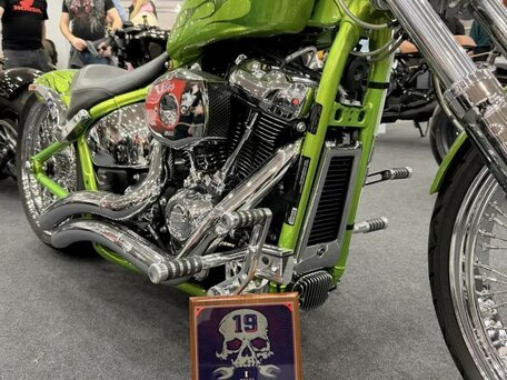 2023 Harley-Davidson Breakout, зелёный, 7000000 рублей, вид 1