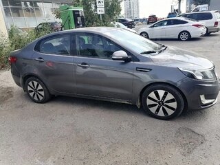 2014 Kia Rio 4-speed III, серый, 880000 рублей, вид 1