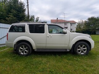 2011 Nissan Pathfinder III Рестайлинг, белый, 1500000 рублей, вид 5