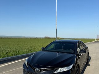 2021 Toyota Camry VIII (XV70) Рестайлинг, чёрный, 2900000 рублей, вид 1