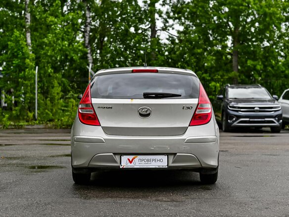 2010 Hyundai i30 I, бежевый - вид 2